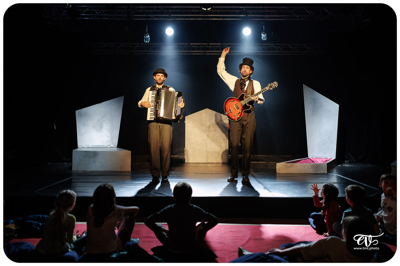 2023.05.14 CROQUE-MORTS CHANTEURS (CIE FIRMIN & HECTOR)